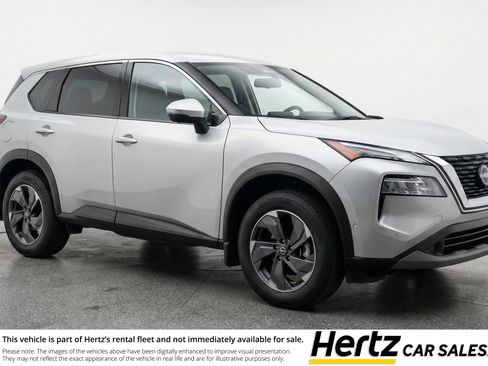 Used 2025 Nissan Rogue SV image 1