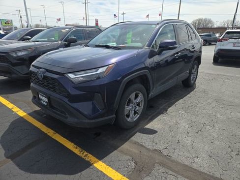 Used 2022 Toyota RAV4 XLE w/ Convenience Package image 3