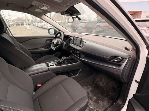 Used 2023 Nissan Rogue S image 16