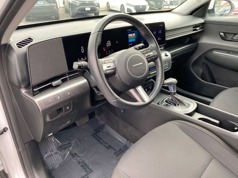 Used 2025 Hyundai Kona SEL image 34