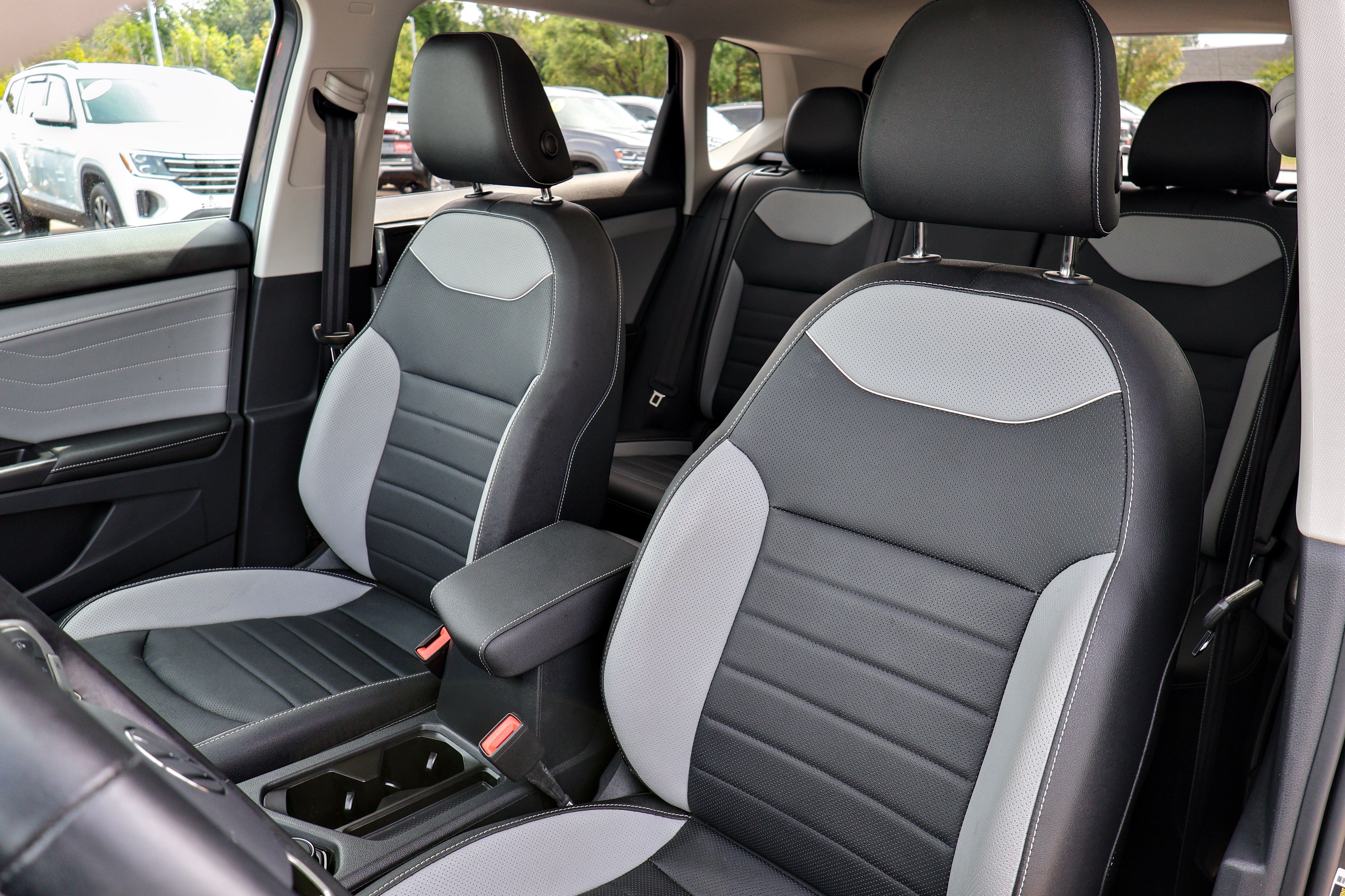 Certified 2024 Volkswagen Taos SEL AWD/4WD image 10