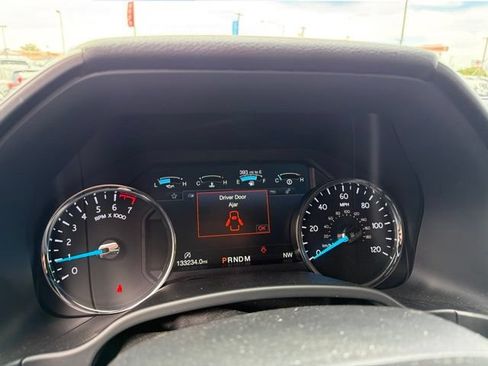 Used 2018 Ford Expedition Limited w/ Equipment Group 301A AWD/4WD image 18