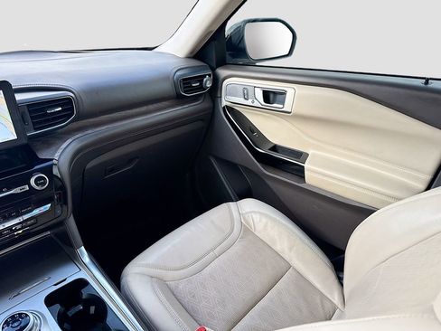 Used 2022 Ford Explorer Platinum w/ Equipment Group 601A image 23