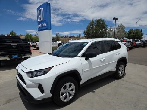 Used 2022 Toyota RAV4 LE AWD/4WD image 1