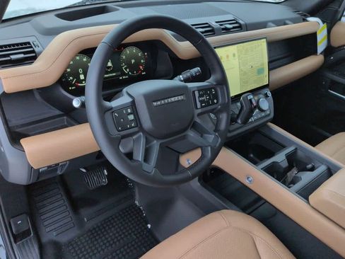 New 2026 Land Rover Defender 110 X-Dynamic SE image 2