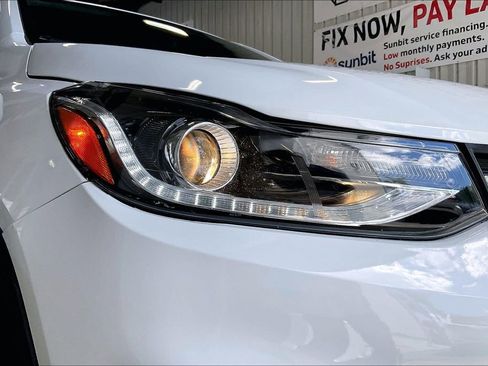 Used 2022 Chevrolet Trax LT w/ Driver Confidence Package AWD/4WD image 24