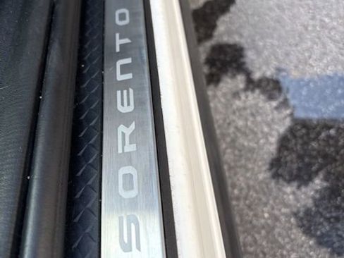 Used 2024 Kia Sorento SX Prestige image 25