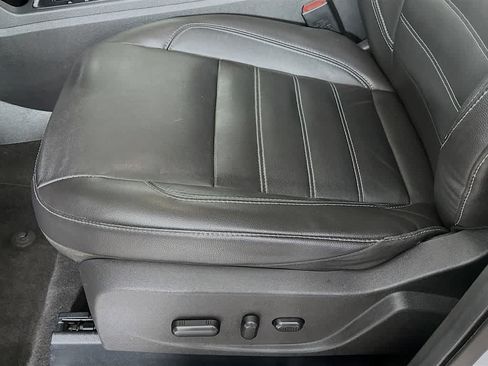 Used 2017 Ford Escape Titanium w/ Equipment Group 301A AWD/4WD image 30