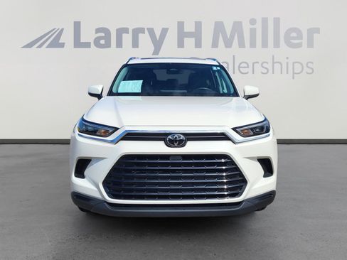 Certified 2024 Toyota Grand Highlander XLE image 8