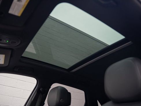 Certified 2024 Porsche Cayenne image 28