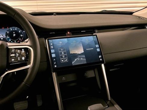Certified 2025 Land Rover Discovery Sport S AWD/4WD image 5