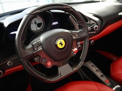 Used 2017 Ferrari 488 Spider image 23