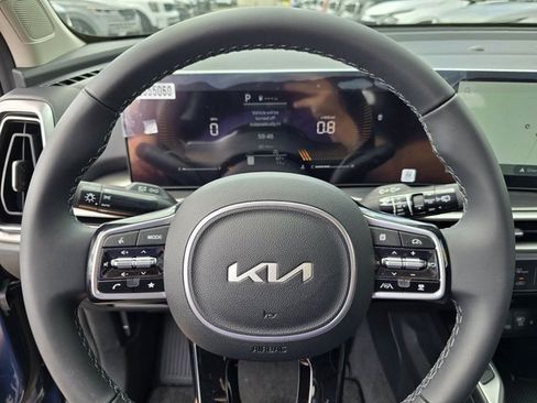 Used 2025 Kia Sorento S w/ Panoramic Sunroof Package image 30