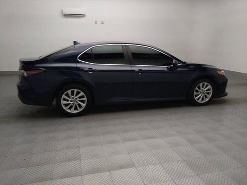 Used 2021 Toyota Camry LE image 10