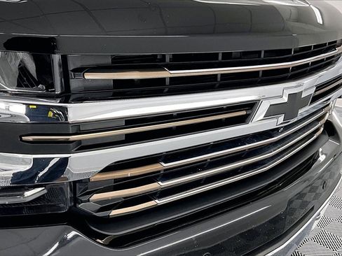 Used 2022 Chevrolet Silverado 1500 High Country w/ Technology Package image 29