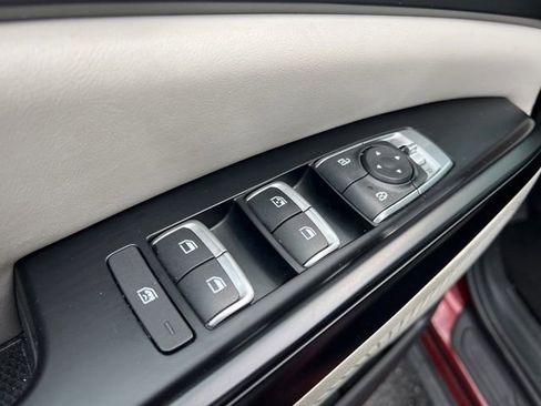 Certified 2024 Kia Carnival LX image 27