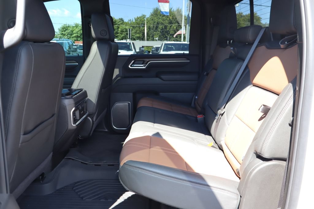 Used 2025 Chevrolet Silverado 2500 High Country w/ Technology Package AWD/4WD image 19