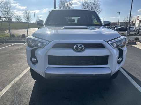 Used 2019 Toyota 4Runner TRD Off-Road Premium image 3