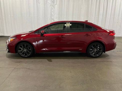 Certified 2024 Toyota Corolla SE w/ SE Package AWD/4WD image 7