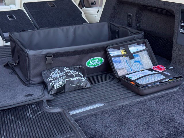 Used 2025 Land Rover Range Rover SE AWD/4WD image 19