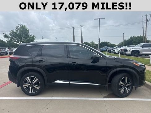 Used 2023 Nissan Rogue SL w/ SL Premium Package image 2