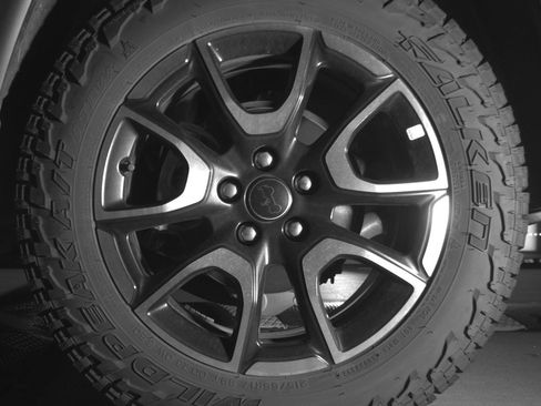 Used 2025 Jeep Compass Trailhawk AWD/4WD image 14