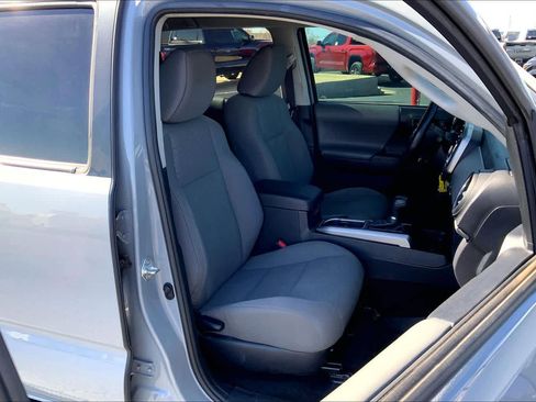 Used 2021 Toyota Tacoma SR5 w/ Technology Package image 9