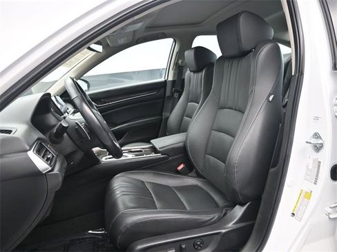 Certified 2022 Honda Accord Touring image 18
