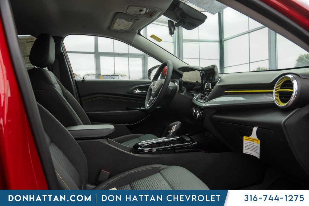 New 2026 Chevrolet Trax LT w/ LT Convenience Package FWD image 22