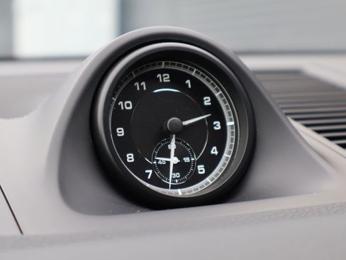 Certified 2023 Porsche Macan S image 22