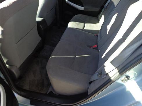 Used 2015 Toyota Prius image 6