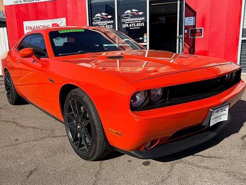 Used 2013 Dodge Challenger R/T RWD image 4