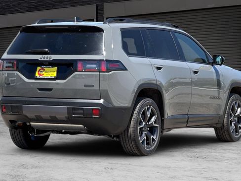 New 2026 Jeep Cherokee Overland w/ Trailer Tow Group AWD/4WD image 4