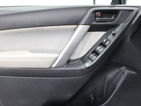 Used 2018 Subaru Forester 2.5i Premium image 6