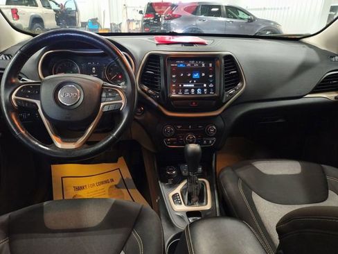 Used 2014 Jeep Cherokee Latitude w/ Comfort/Convenience Group AWD/4WD image 9