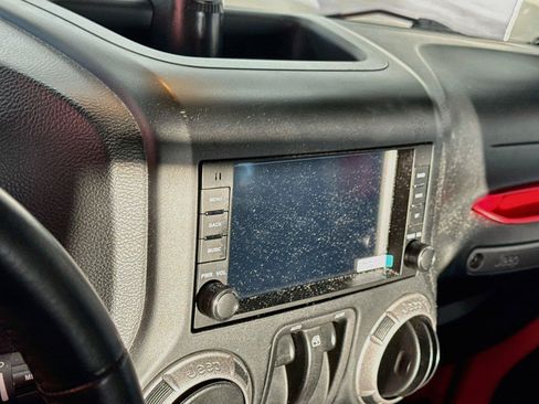 Used 2013 Jeep Wrangler Sport AWD/4WD image 4