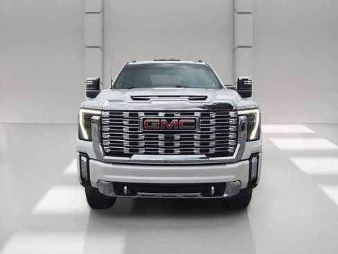 Used 2024 GMC Sierra 2500 Denali w/ Technology Package AWD/4WD image 8