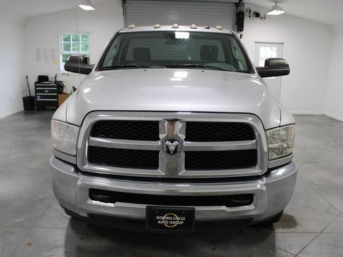 Used 2018 RAM 3500 Tradesman w/ Chrome Appearance Group RWD image 3