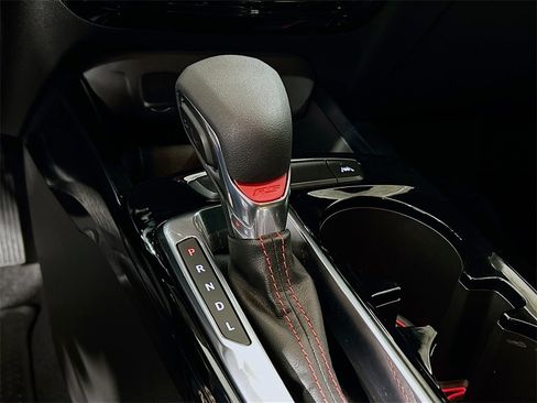 Used 2025 Chevrolet Trax RS w/ Driver Confidence Package image 14