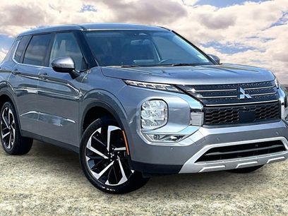 Used 2024 Mitsubishi Outlander SE Black Edition