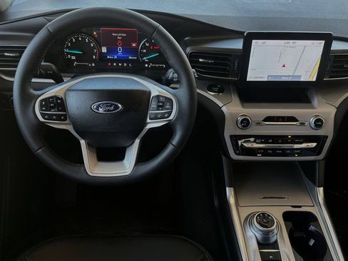 New 2024 Ford Explorer XLT w/ Equipment Group 202A image 12