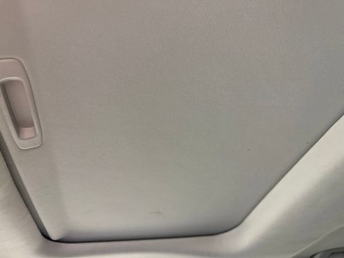 Used 2020 Toyota Highlander Limited FWD image 26