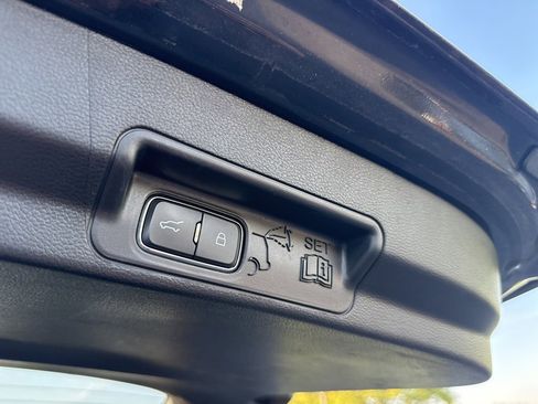 Used 2021 Ford Explorer XLT w/ Equipment Group 202A image 22