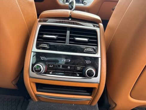 Used 2021 BMW 750i xDrive w/ M Sport Package image 42