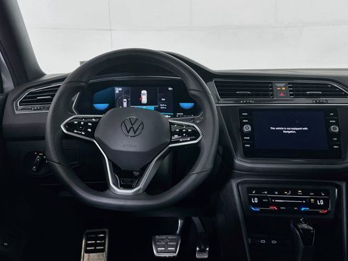 Used 2022 Volkswagen Tiguan SE R-Line FWD image 18