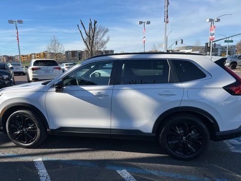 Used 2025 Honda CR-V Sport Touring image 4