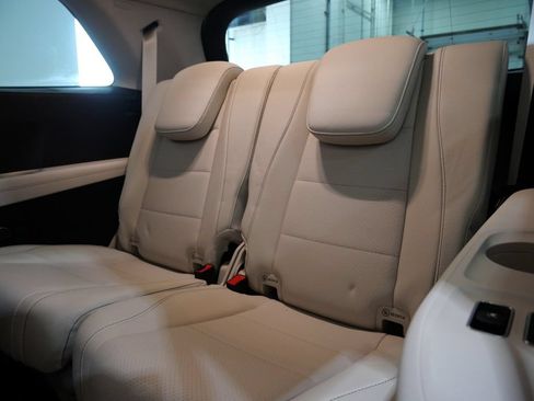 Used 2022 Mercedes-Benz GLS 450 4MATIC image 28