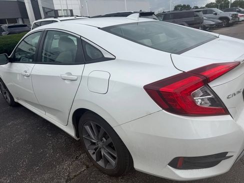 Used 2019 Honda Civic EX image 4