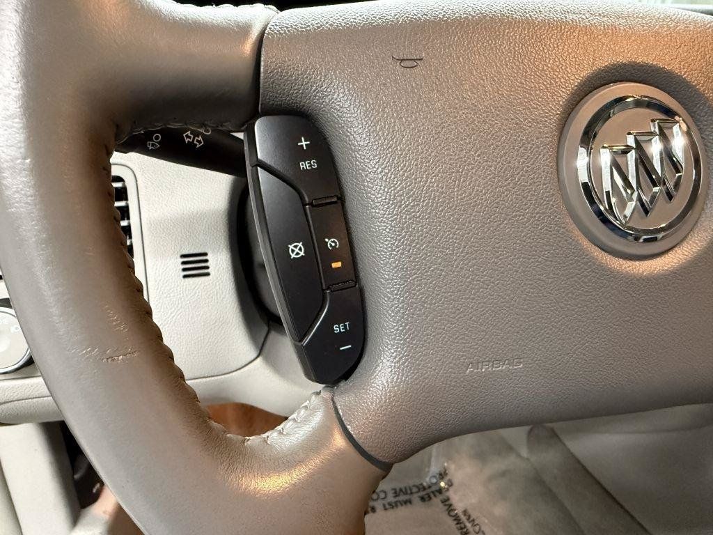 Used 2008 Buick Lucerne CXL FWD image 16
