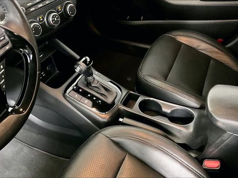 Used 2017 Kia Forte EX image 16